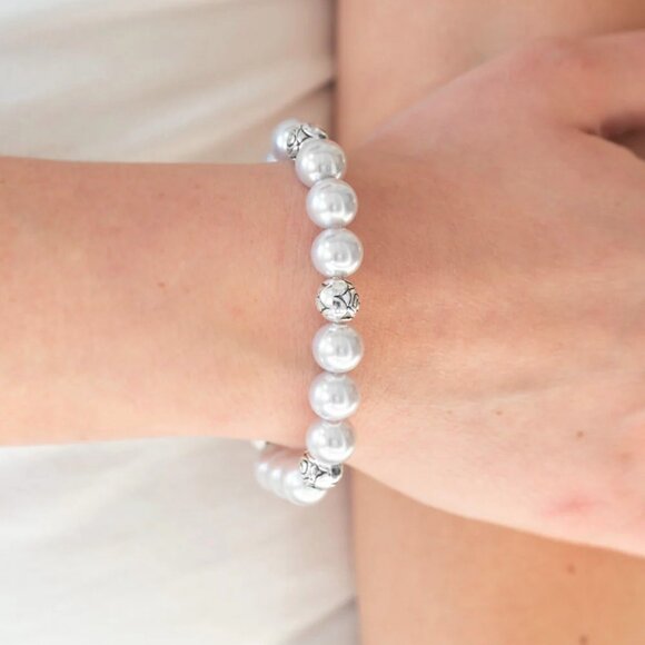 Paparazzi Jewelry Accessories - Rosy Radiance - Silver Bracelet - Vintage - Picture 3 of 4